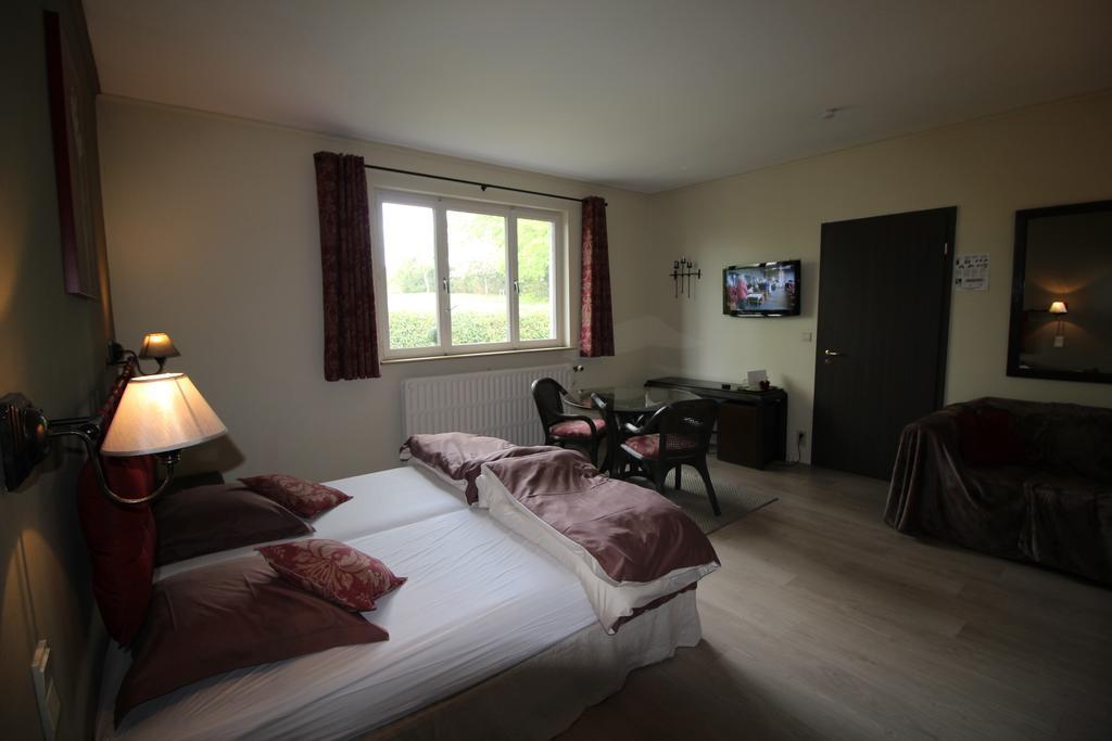 Les Alisiers Hotel Nadrin Bilik gambar